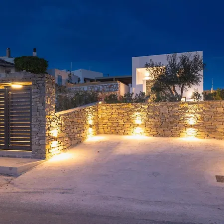 Araxia In Paros Naousa (Paros)